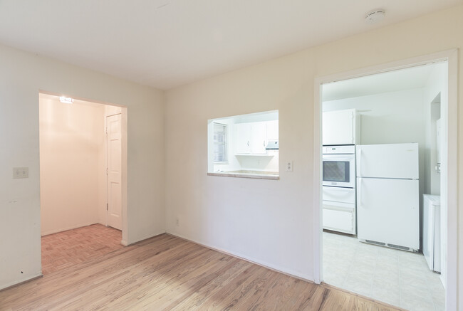 Building Photo - Peachtree Battle Apartment