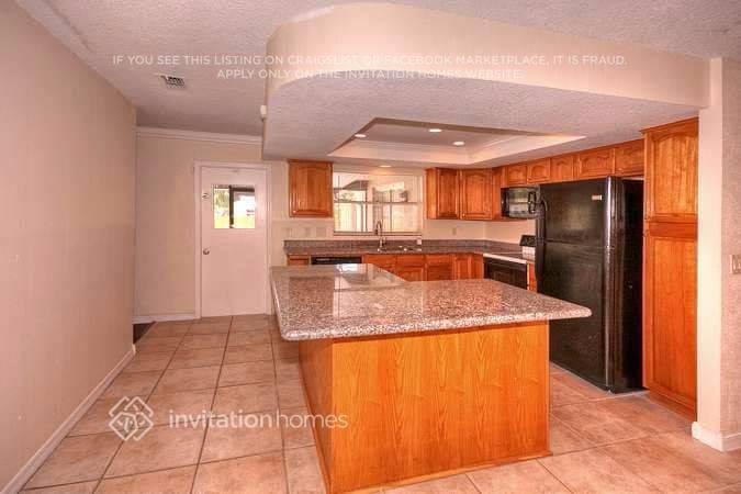 Building Photo - 520 Mahogany Dr