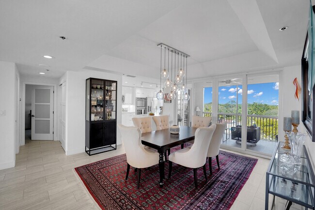 Building Photo - 4114 W Palm Aire Dr