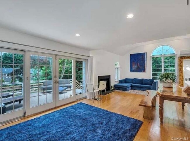 Building Photo - 12 Ridge Ln