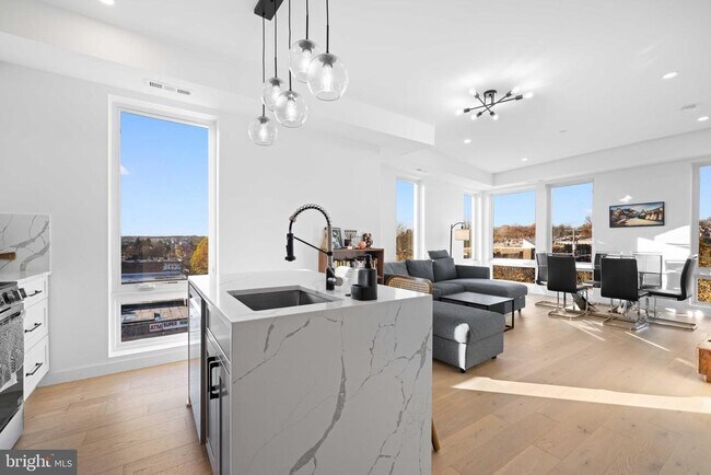 Building Photo - 30 Kennedy St NW