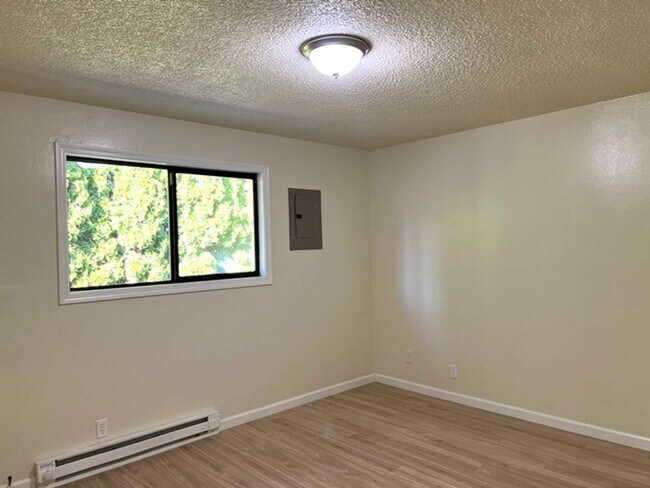 Building Photo - 2Bd/1Ba Single Story Apartment Unit - Move...