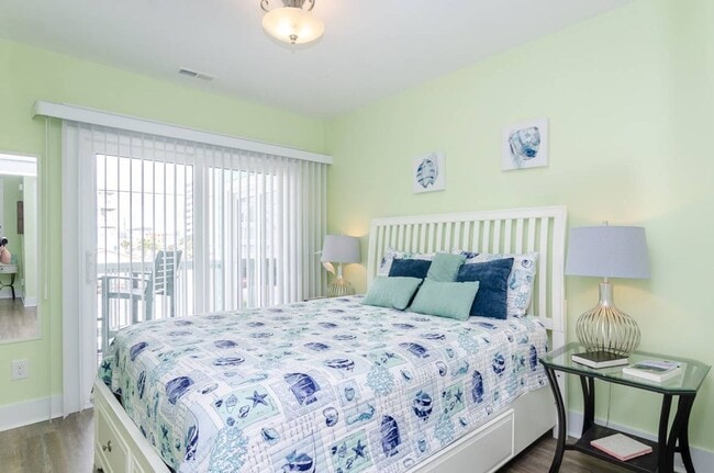 Building Photo - 1211 Fort Fisher Blvd N