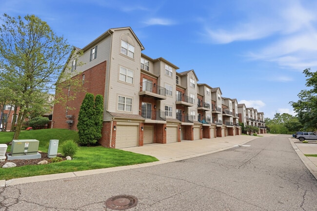 Building Photo - 39475 Springwater Dr