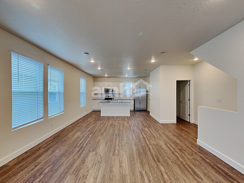 Building Photo - 6022 W South Jordan Pky