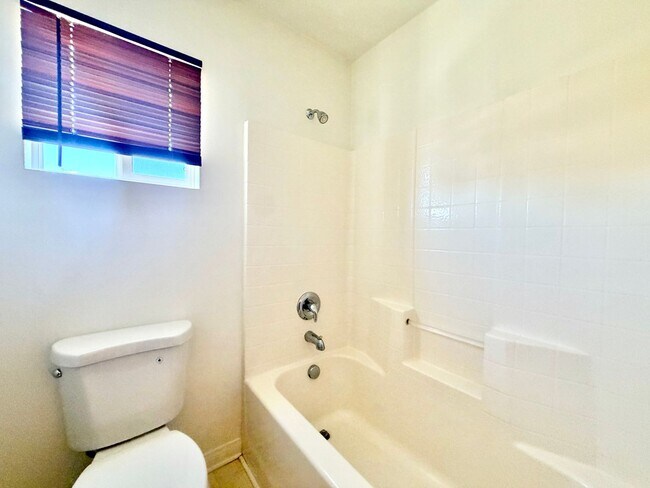Building Photo - 40053 Montage Ln