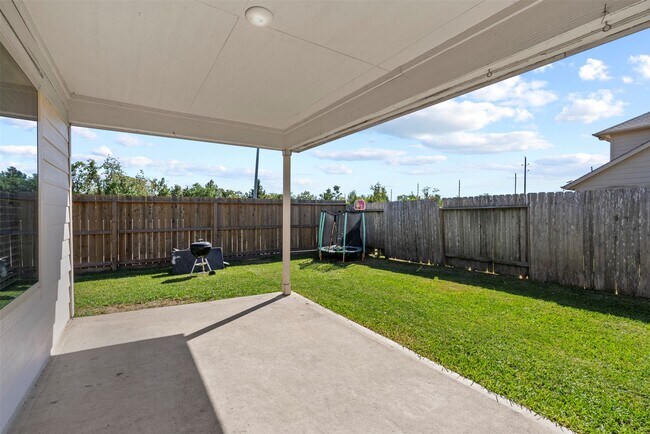 Building Photo - 15470 Rancho Joya Wy