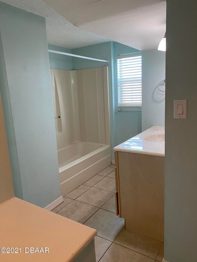 Building Photo - 420 Miriam Ave