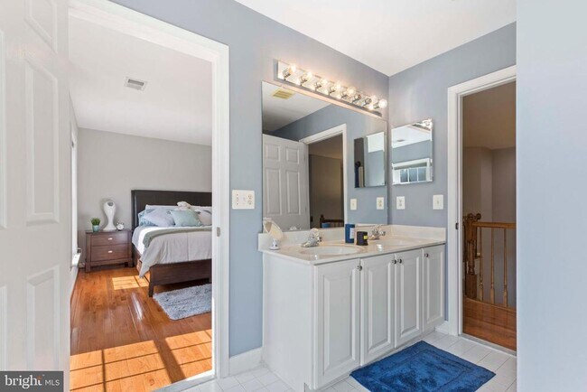 Building Photo - 12980 Highland Oaks Ct