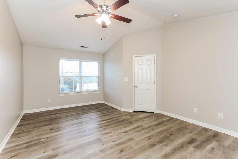 Building Photo - 10302 Draycott Way