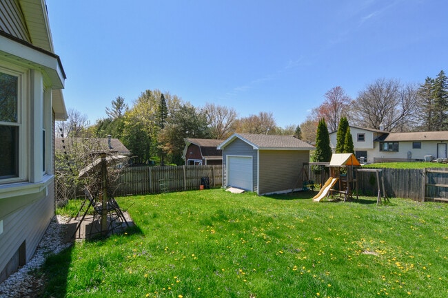 Building Photo - 981 Hillcrest Heights