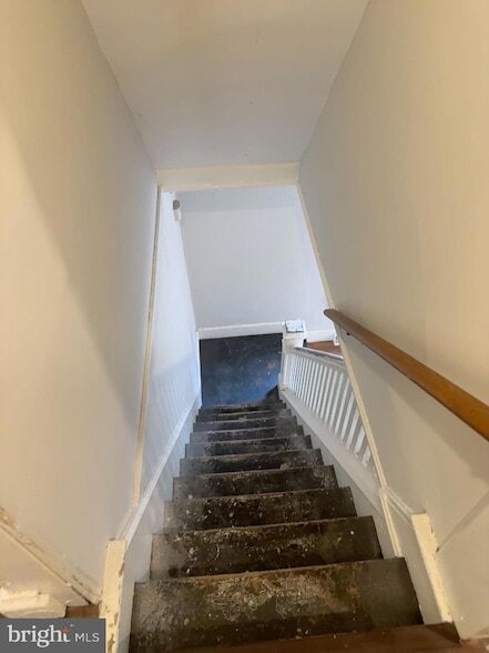 Building Photo - 73 Walnut St