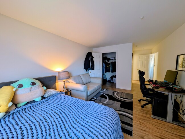 Building Photo - 9810 Leatherfern Terrace