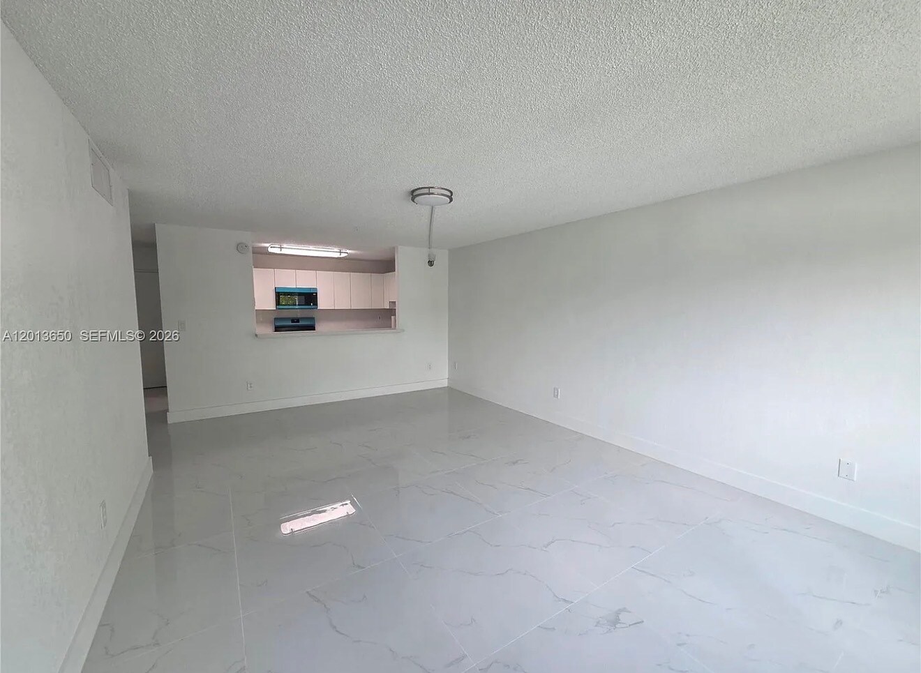Building Photo - 14830 Naranja Lakes Blvd