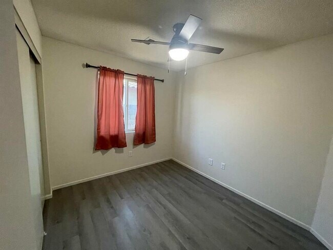 Building Photo - 3736 S Susannah Dr