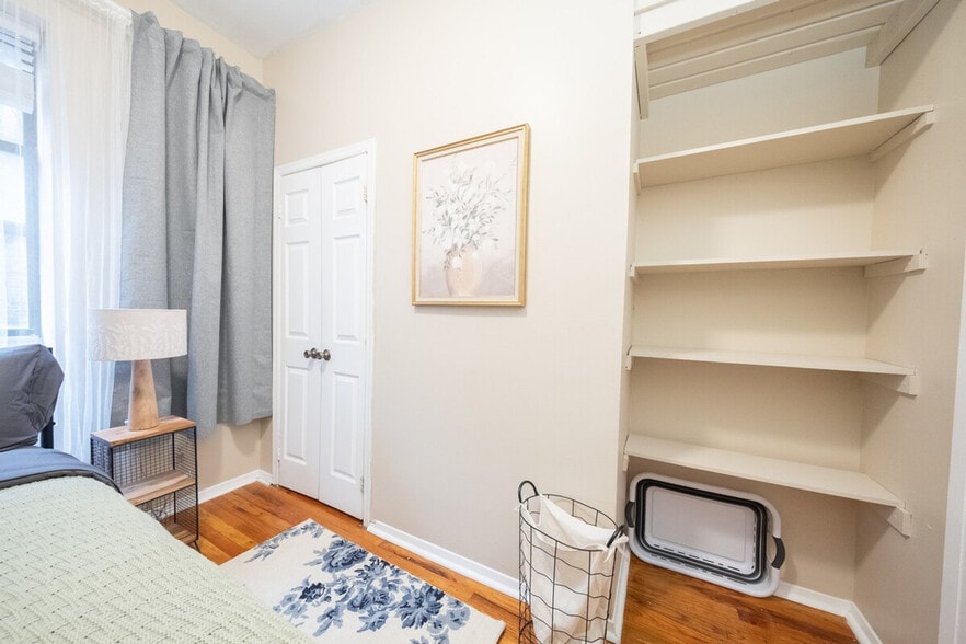 Building Photo - 125 La Salle St