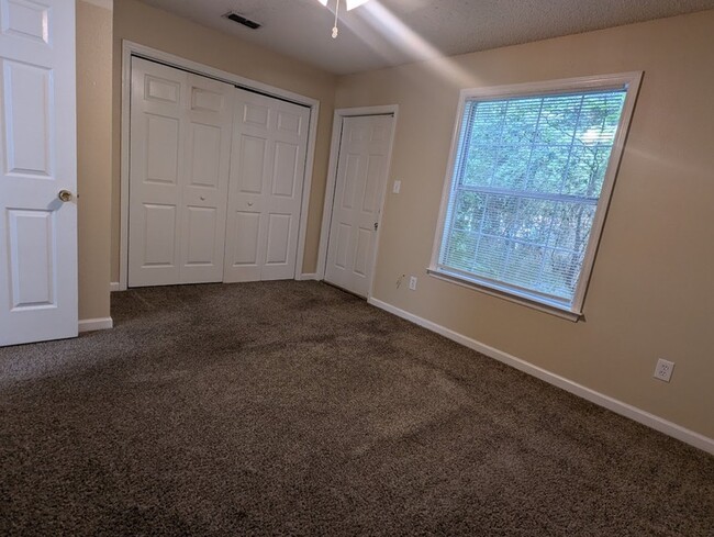 Building Photo - 2445 Emerald Ridge Loop