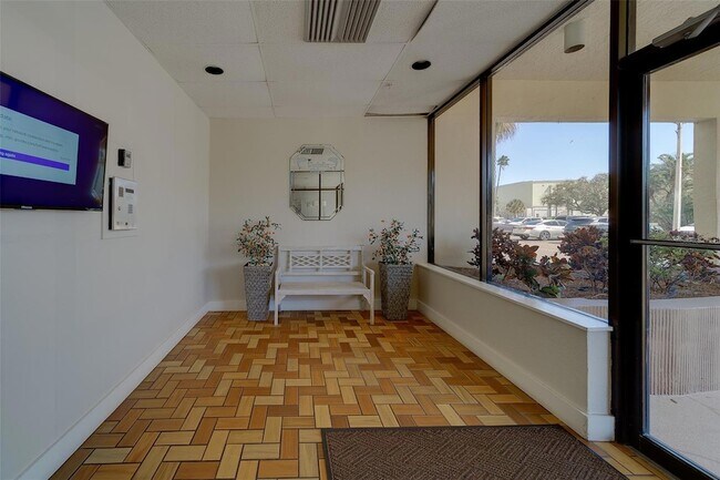 Building Photo - 255 Dolphin Point