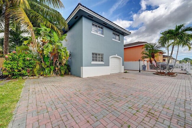 Building Photo - 14125 SW 167th Terrace