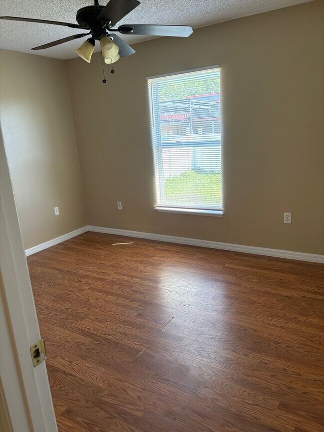 Building Photo - Single Family Home in Poinciana