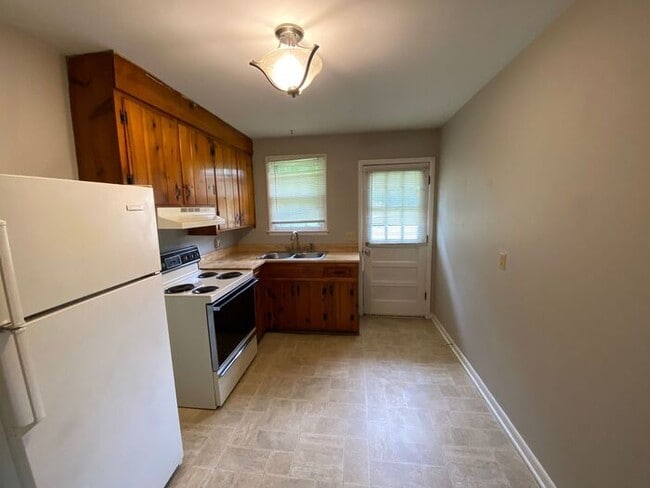 Building Photo - Cute 1 Bedroom in East Nashville!