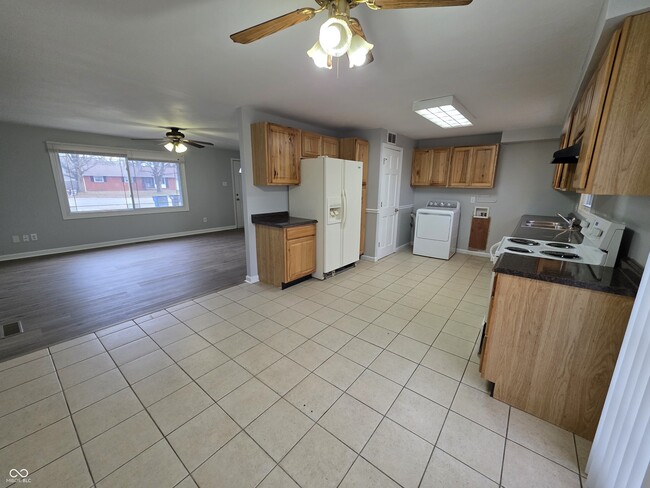 Building Photo - 1936 Heather Ct