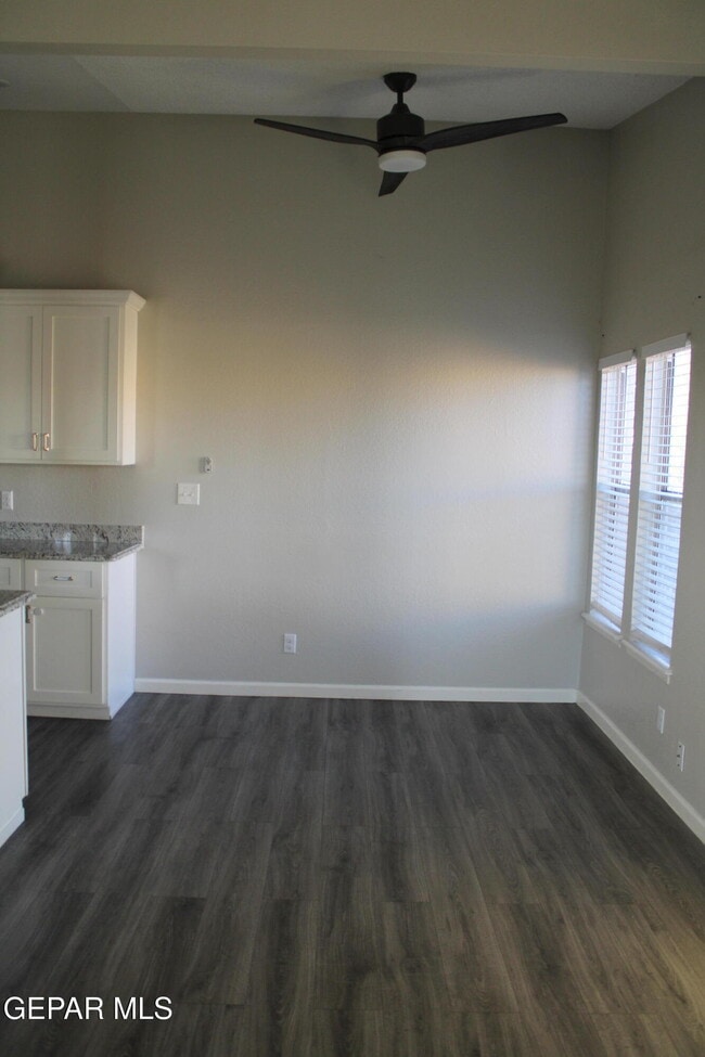 Building Photo - 11100 La Quinta Pl