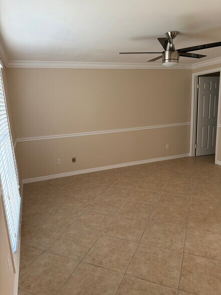 Building Photo - 1701 41st Ter SW