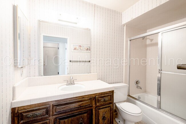 Building Photo - 3 Bedroom/2 Bath with a Pool - $2295 Per Month!