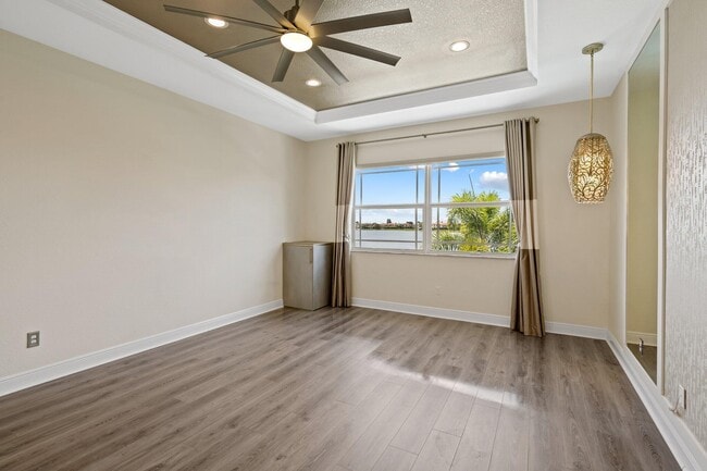 Building Photo - 9980 Edgewater Ct