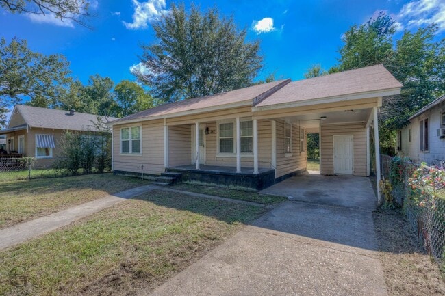 Building Photo - Shreveport - Charming 2-bedroom, 1-bath home