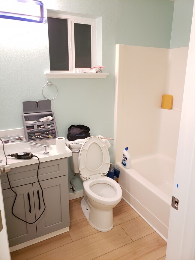 Building Photo - 808 East Guiberson Street