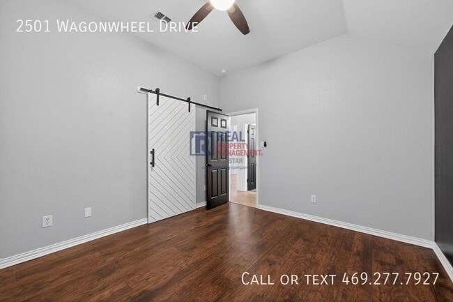 Building Photo - 2501 Wagonwheel Dr