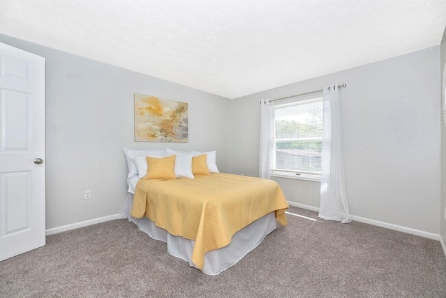 Building Photo - Condo Close to Downtown Frederick