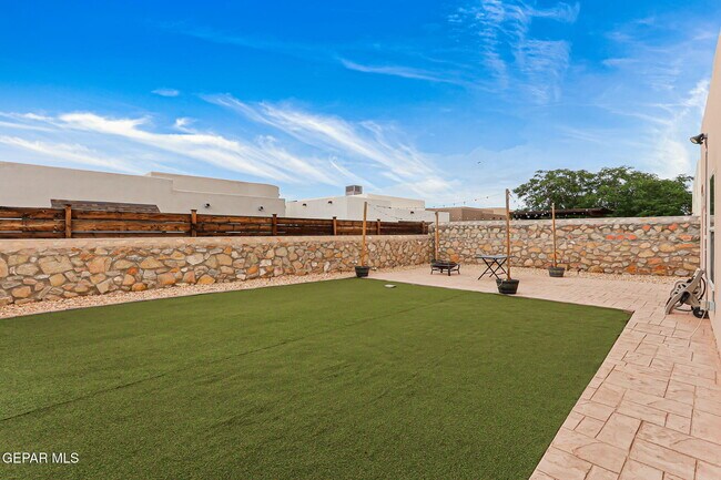 Building Photo - 14517 Christian Castle