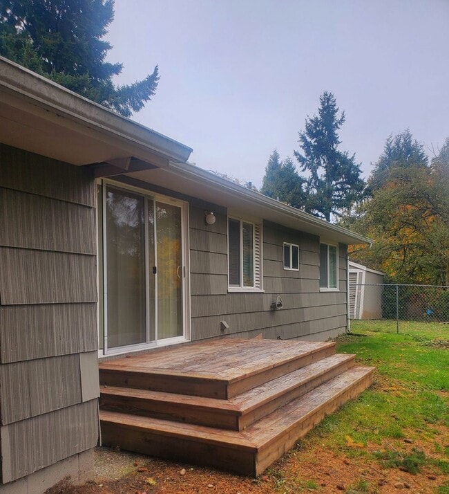 Building Photo - 2 bdrm, 1 bath house $1895 rent,