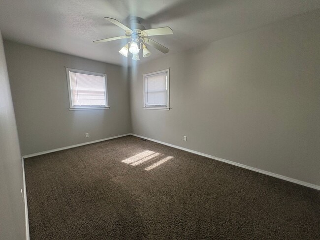 Building Photo - Beautiful 2 bedroom 1 bath with bonus room