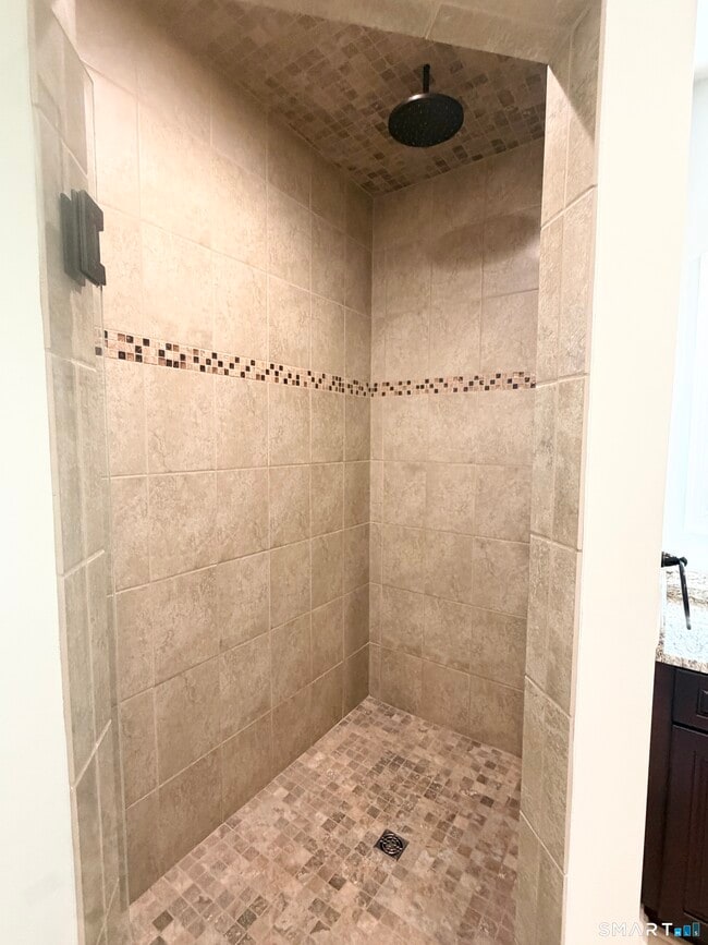 Building Photo - 103 Pond Hill Rd