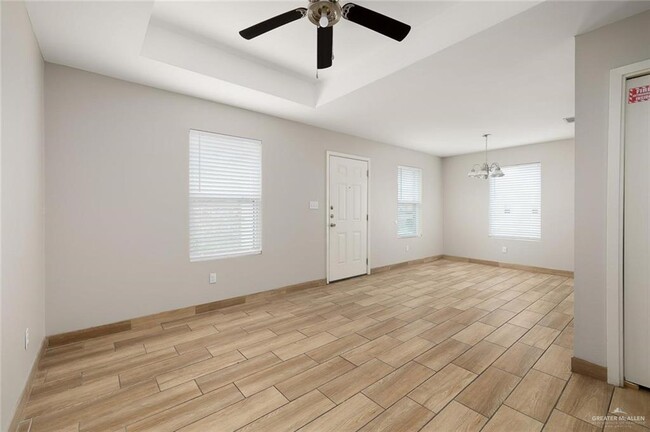 Building Photo - 826 S Missouri St