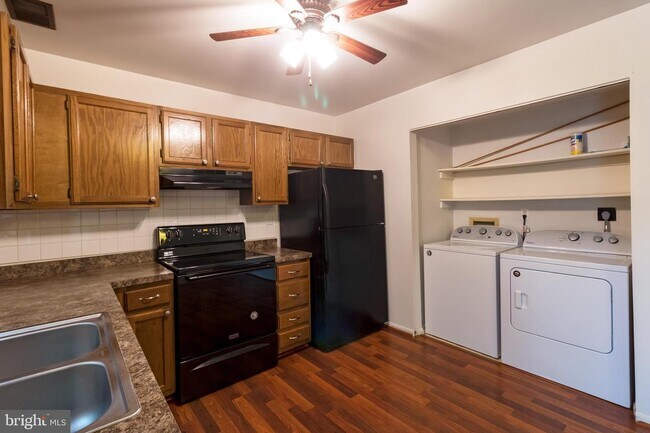 Building Photo - 3935 Wintergreen Pl