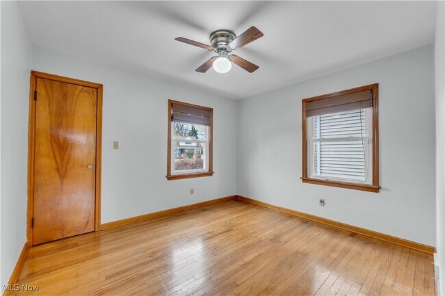 Building Photo - 25731 Farringdon Ave