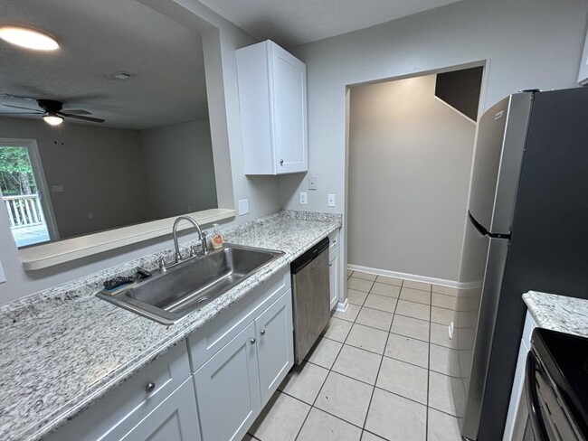 Building Photo - 133 Candlebrook Dr