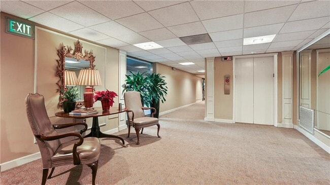 Building Photo - 2637 Peachtree Rd NE