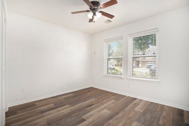 Building Photo - 1195 Quarterhorse Dr
