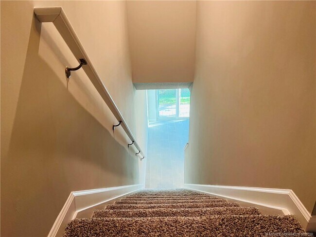 Building Photo - 3913 SE Mentmore Ln