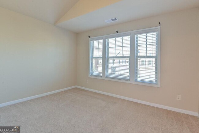 Building Photo - 4665 Woodbine Way