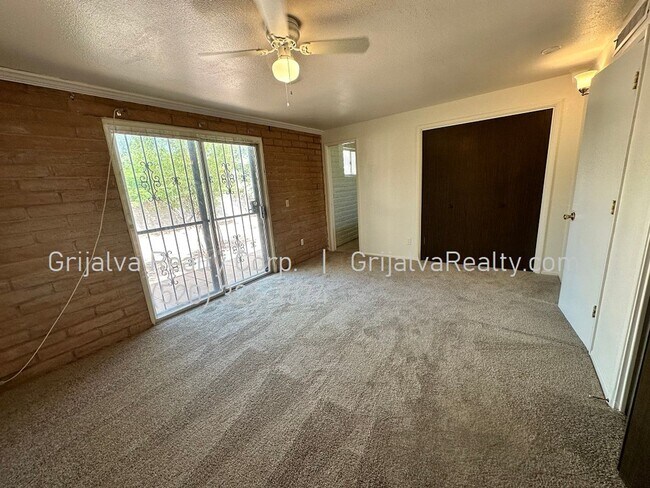 Building Photo - 2650 W Calle Padilla