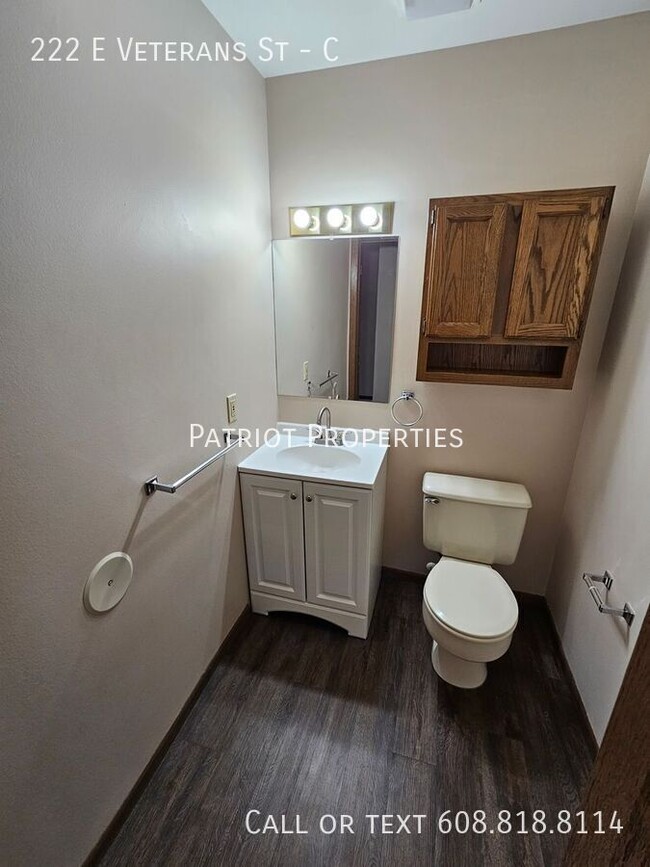 Building Photo - 222 E Veterans St