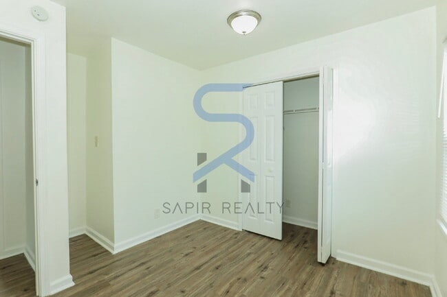 Building Photo - Move-In Ready 3BR in the Established Adamsville Community