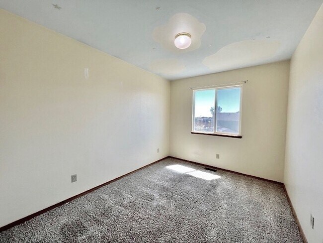 Building Photo - 4 Bedroom Home in Pronghorn Glen with Mountain Views